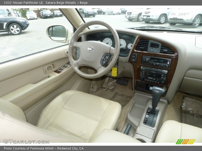 Dashboard of 2002 Pathfinder LE