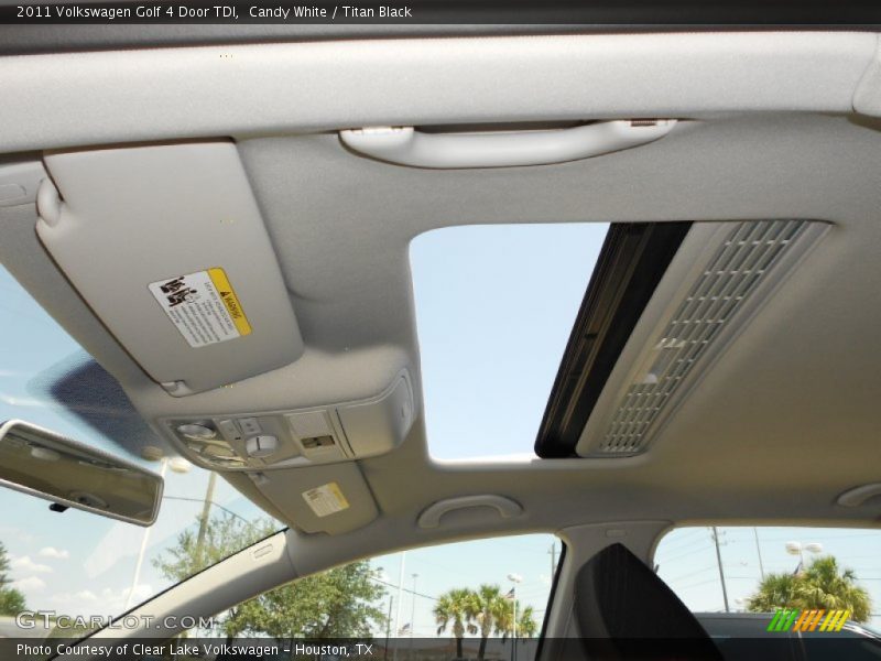 Candy White / Titan Black 2011 Volkswagen Golf 4 Door TDI