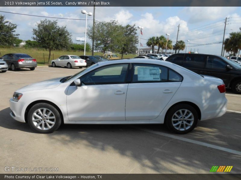 Candy White / Titan Black 2013 Volkswagen Jetta SE Sedan