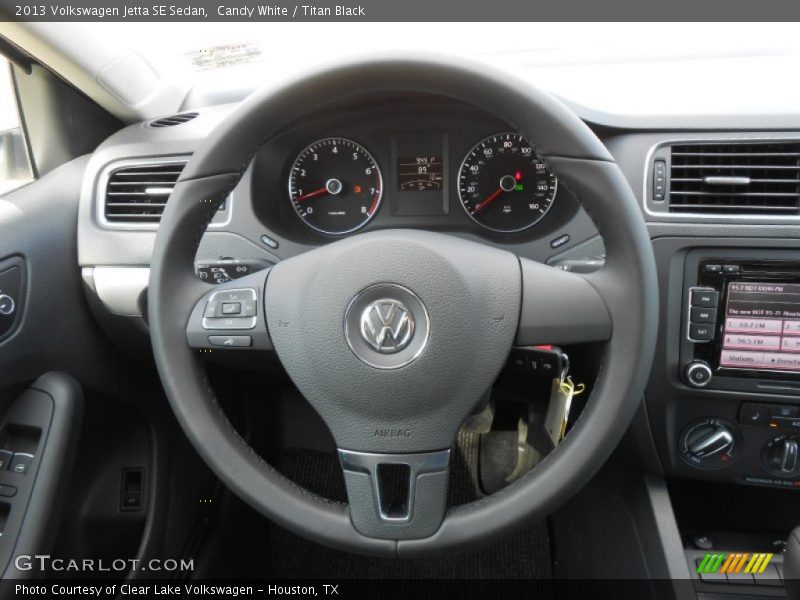 Candy White / Titan Black 2013 Volkswagen Jetta SE Sedan