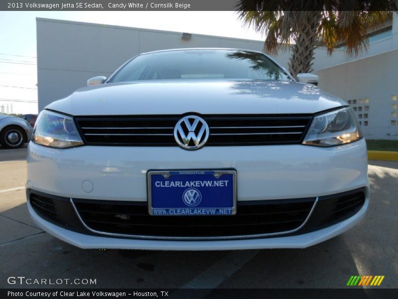 Candy White / Cornsilk Beige 2013 Volkswagen Jetta SE Sedan