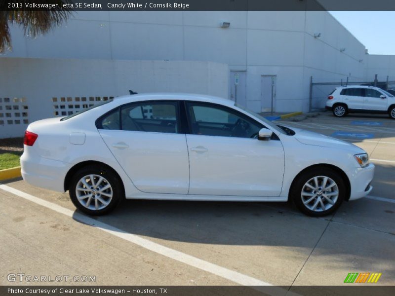 Candy White / Cornsilk Beige 2013 Volkswagen Jetta SE Sedan