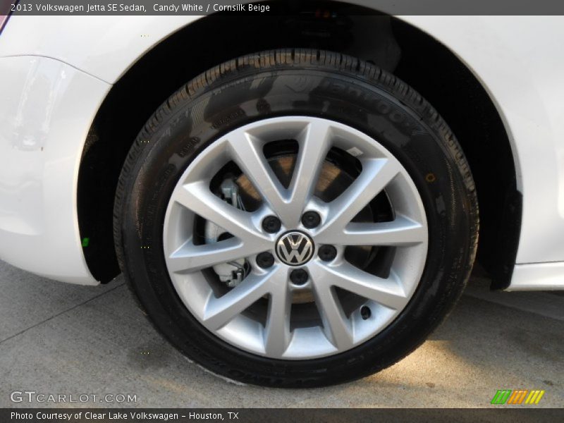 Candy White / Cornsilk Beige 2013 Volkswagen Jetta SE Sedan