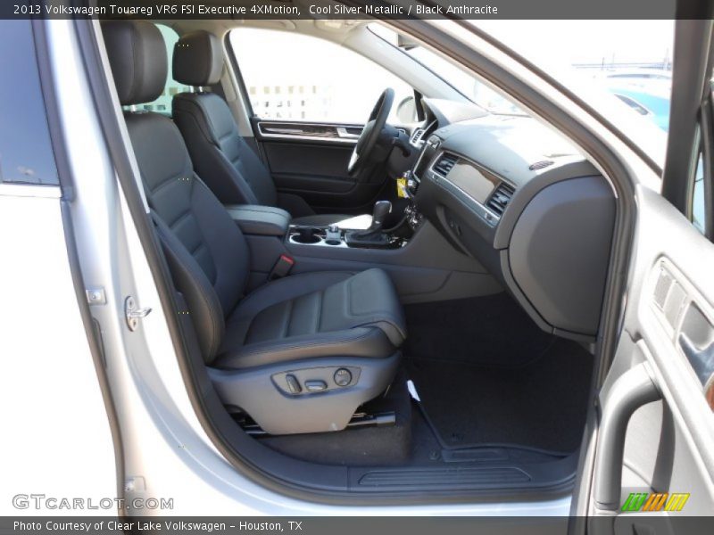 Cool Silver Metallic / Black Anthracite 2013 Volkswagen Touareg VR6 FSI Executive 4XMotion
