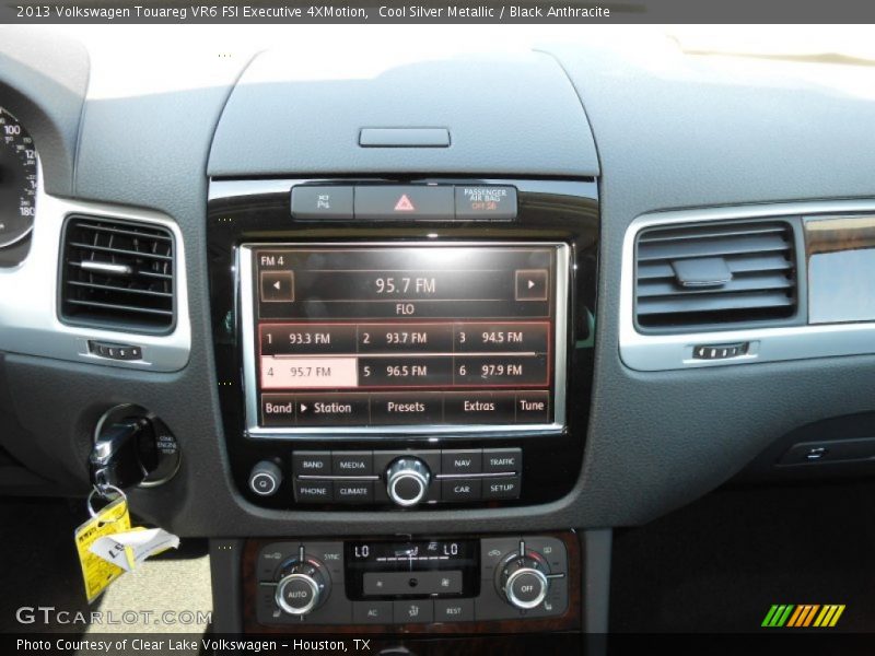 Cool Silver Metallic / Black Anthracite 2013 Volkswagen Touareg VR6 FSI Executive 4XMotion