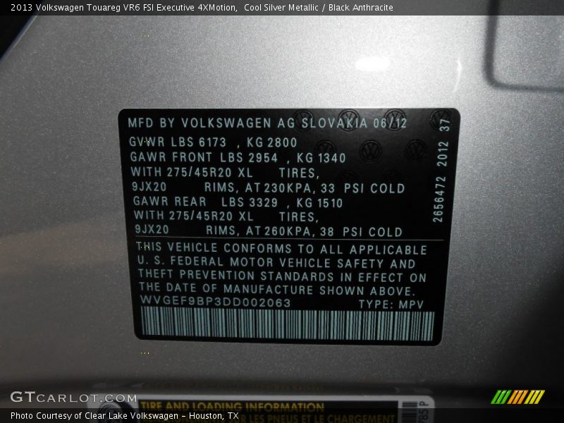 Cool Silver Metallic / Black Anthracite 2013 Volkswagen Touareg VR6 FSI Executive 4XMotion