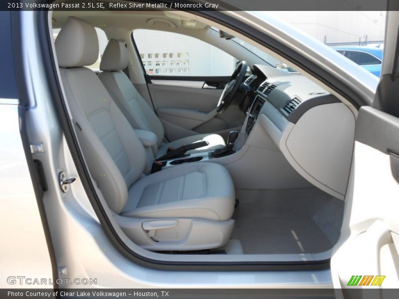 Reflex Silver Metallic / Moonrock Gray 2013 Volkswagen Passat 2.5L SE