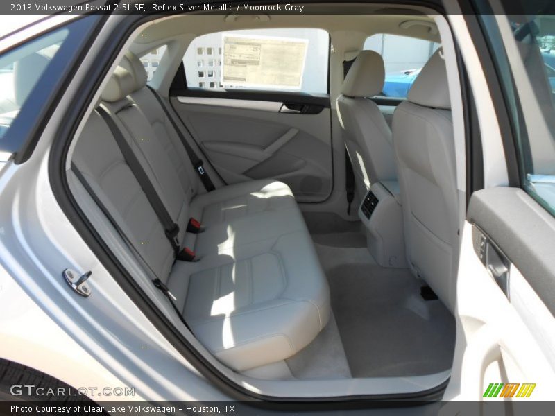Reflex Silver Metallic / Moonrock Gray 2013 Volkswagen Passat 2.5L SE