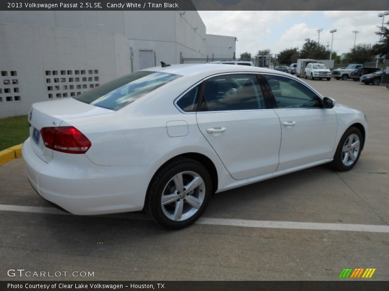 Candy White / Titan Black 2013 Volkswagen Passat 2.5L SE