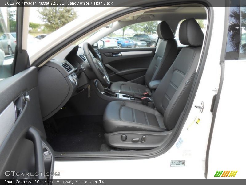 Candy White / Titan Black 2013 Volkswagen Passat 2.5L SE