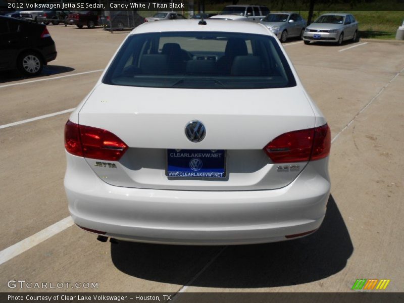 Candy White / Titan Black 2012 Volkswagen Jetta SE Sedan