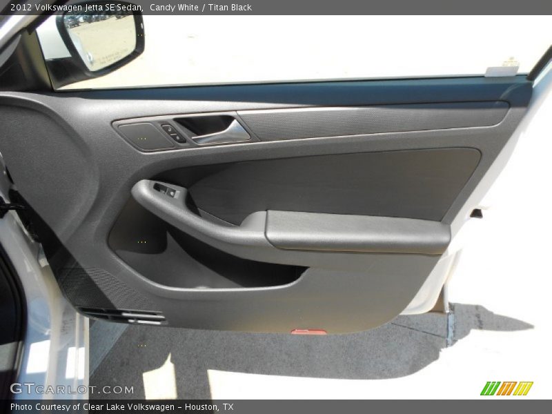 Candy White / Titan Black 2012 Volkswagen Jetta SE Sedan
