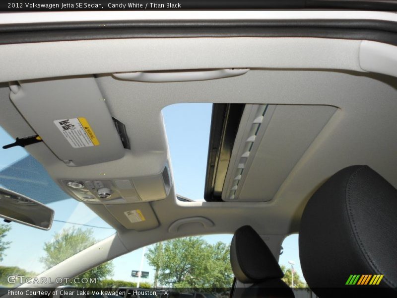 Candy White / Titan Black 2012 Volkswagen Jetta SE Sedan