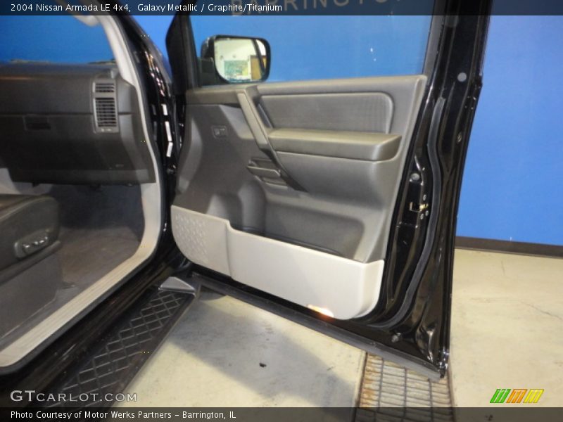 Galaxy Metallic / Graphite/Titanium 2004 Nissan Armada LE 4x4