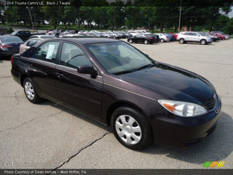 Black / Taupe 2004 Toyota Camry LE