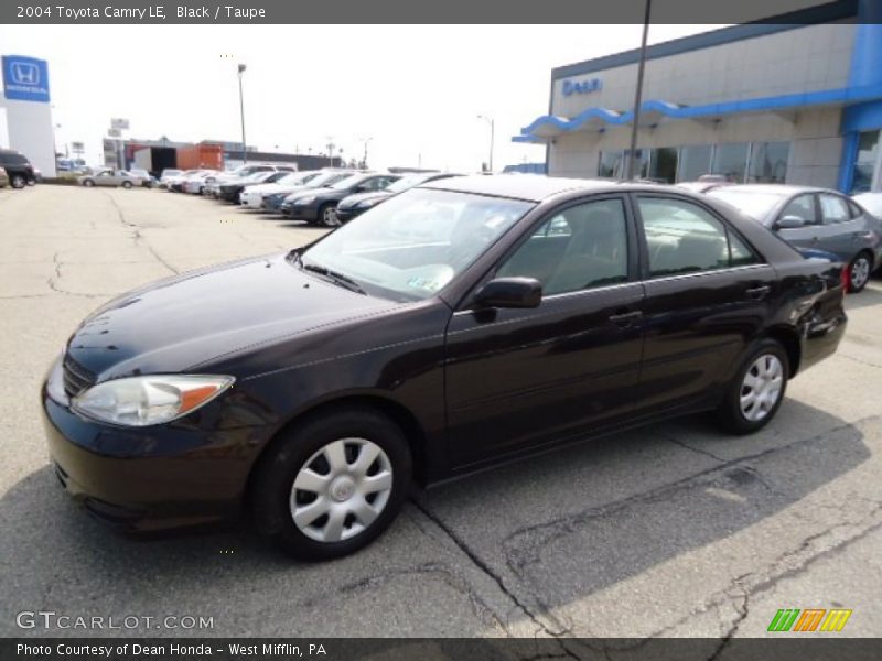 Black / Taupe 2004 Toyota Camry LE