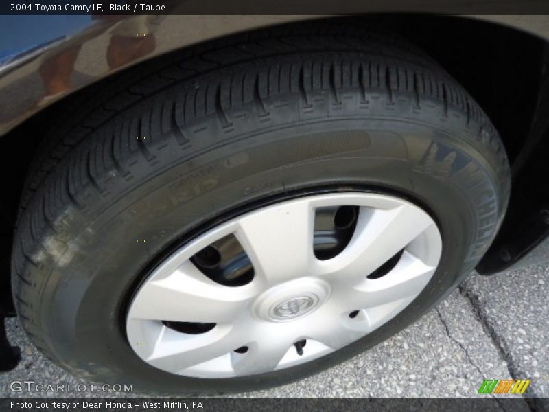 Black / Taupe 2004 Toyota Camry LE