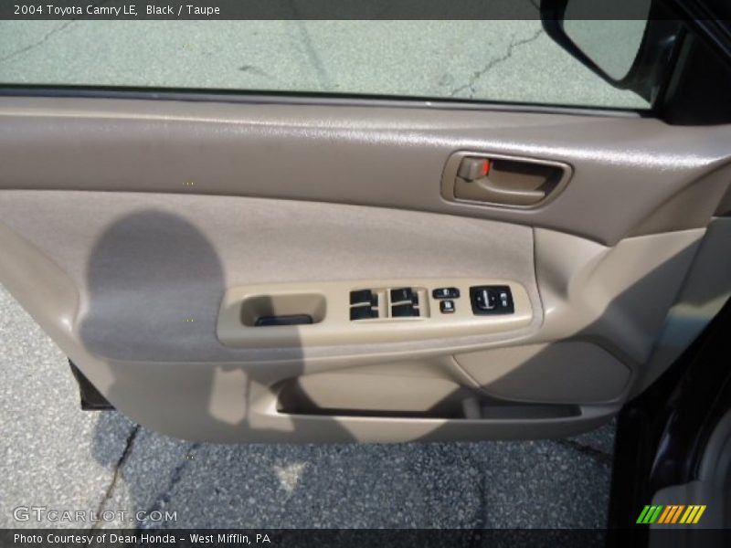 Black / Taupe 2004 Toyota Camry LE