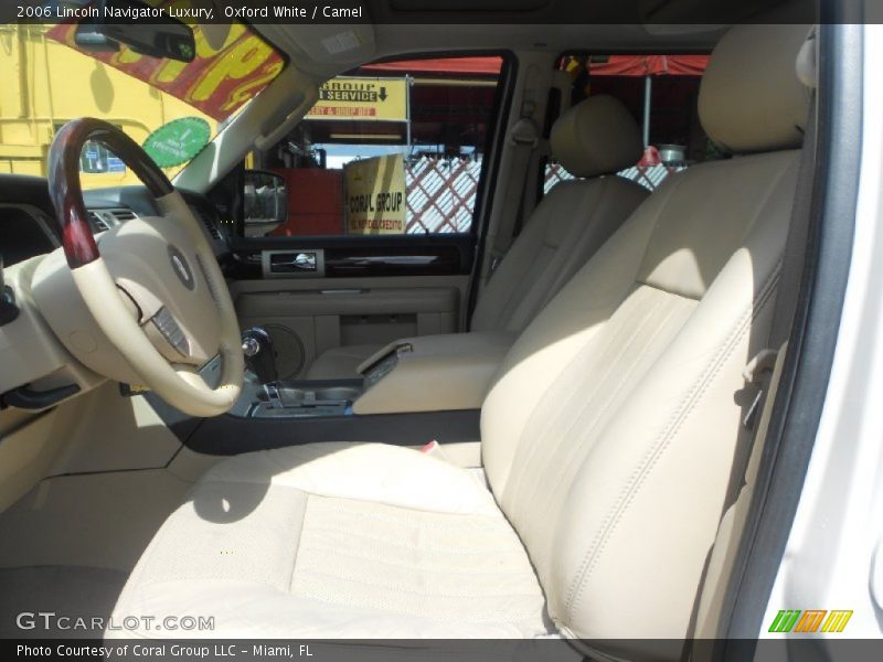 Oxford White / Camel 2006 Lincoln Navigator Luxury