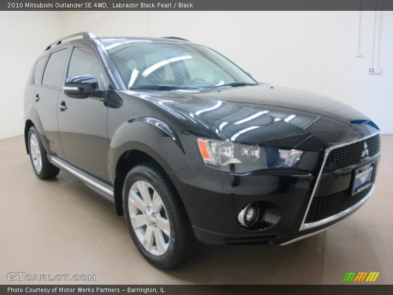 Labrador Black Pearl / Black 2010 Mitsubishi Outlander SE 4WD