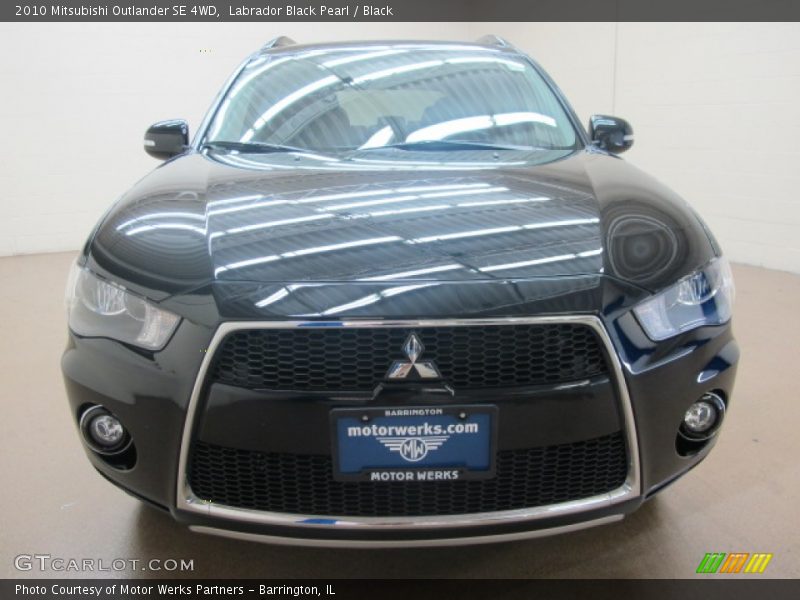 Labrador Black Pearl / Black 2010 Mitsubishi Outlander SE 4WD