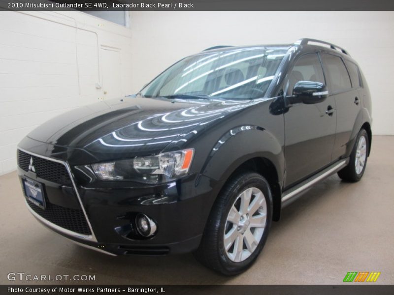 Labrador Black Pearl / Black 2010 Mitsubishi Outlander SE 4WD