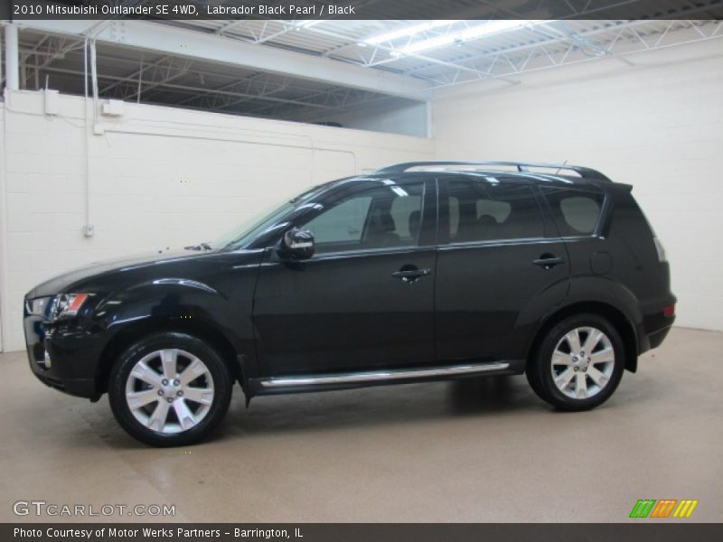 Labrador Black Pearl / Black 2010 Mitsubishi Outlander SE 4WD