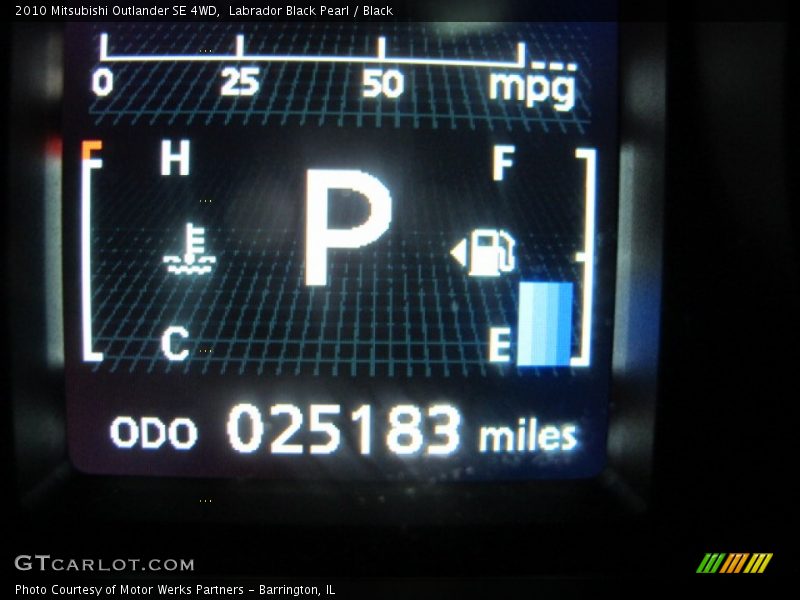 Labrador Black Pearl / Black 2010 Mitsubishi Outlander SE 4WD