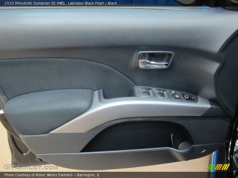 Labrador Black Pearl / Black 2010 Mitsubishi Outlander SE 4WD