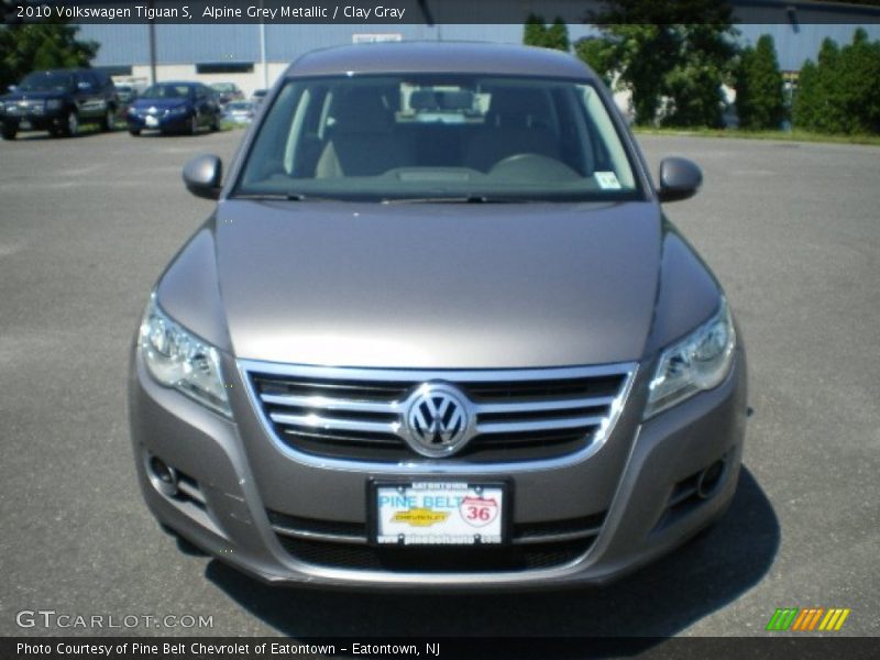 Alpine Grey Metallic / Clay Gray 2010 Volkswagen Tiguan S