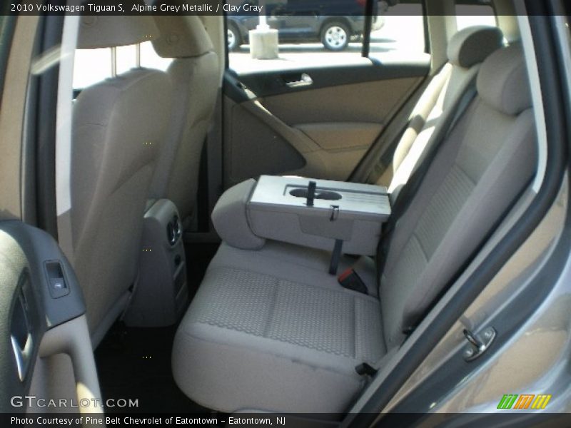 Alpine Grey Metallic / Clay Gray 2010 Volkswagen Tiguan S