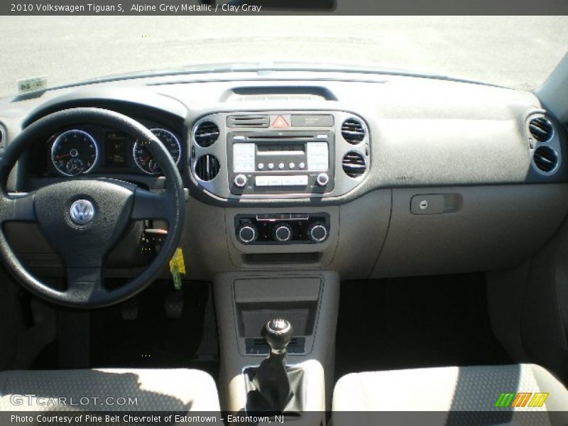 Alpine Grey Metallic / Clay Gray 2010 Volkswagen Tiguan S