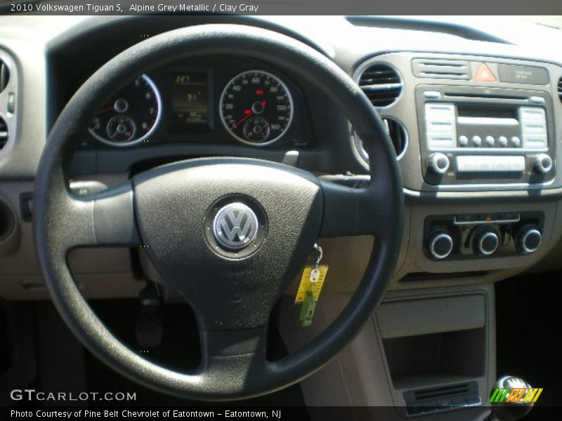 Alpine Grey Metallic / Clay Gray 2010 Volkswagen Tiguan S