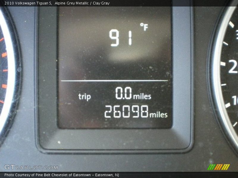 Alpine Grey Metallic / Clay Gray 2010 Volkswagen Tiguan S