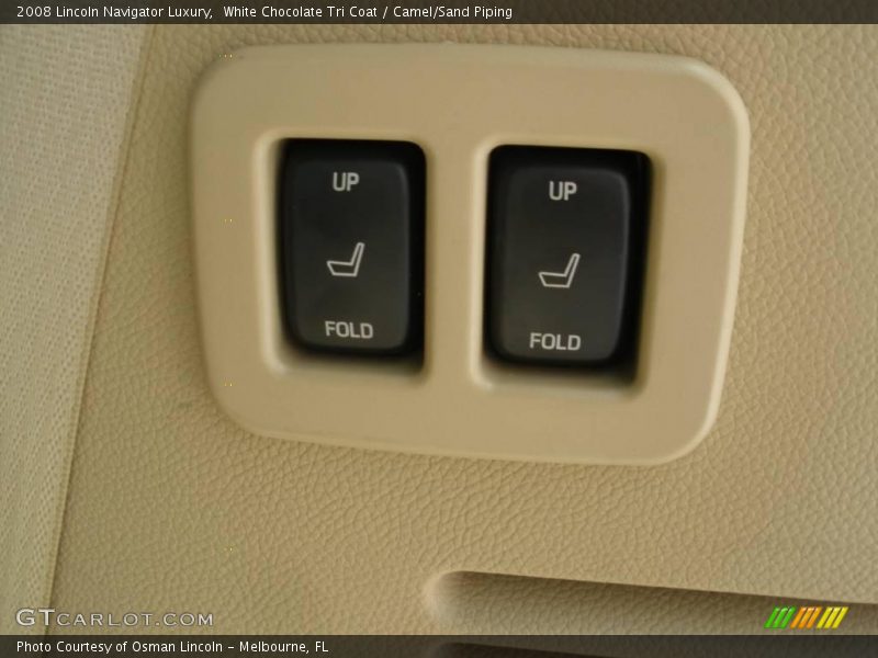 White Chocolate Tri Coat / Camel/Sand Piping 2008 Lincoln Navigator Luxury