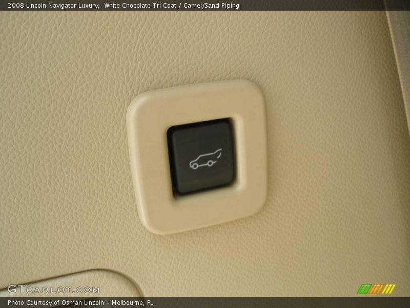 White Chocolate Tri Coat / Camel/Sand Piping 2008 Lincoln Navigator Luxury
