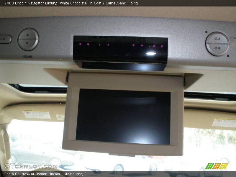 White Chocolate Tri Coat / Camel/Sand Piping 2008 Lincoln Navigator Luxury