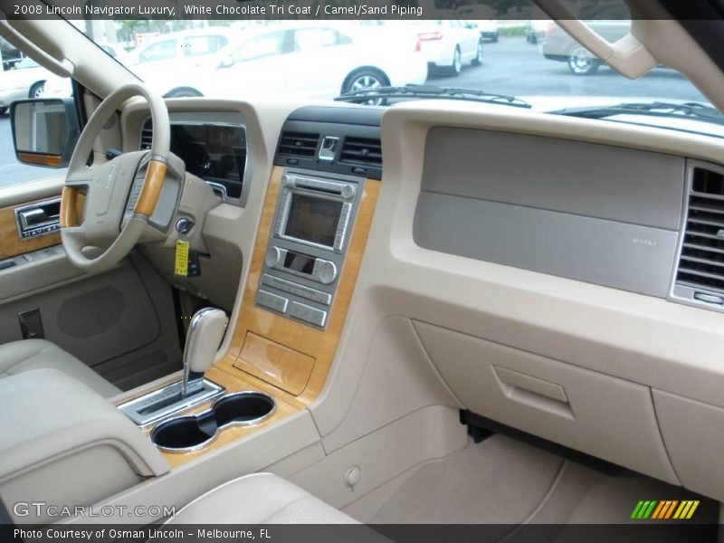 White Chocolate Tri Coat / Camel/Sand Piping 2008 Lincoln Navigator Luxury
