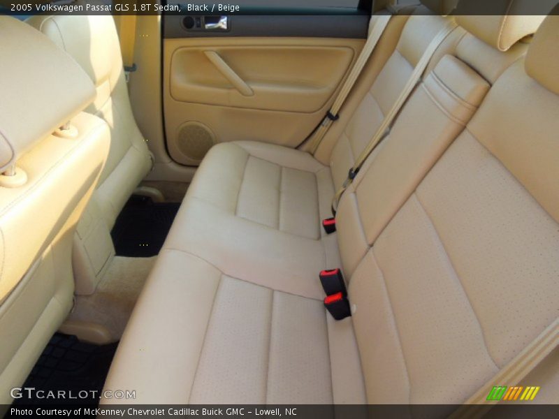 Black / Beige 2005 Volkswagen Passat GLS 1.8T Sedan
