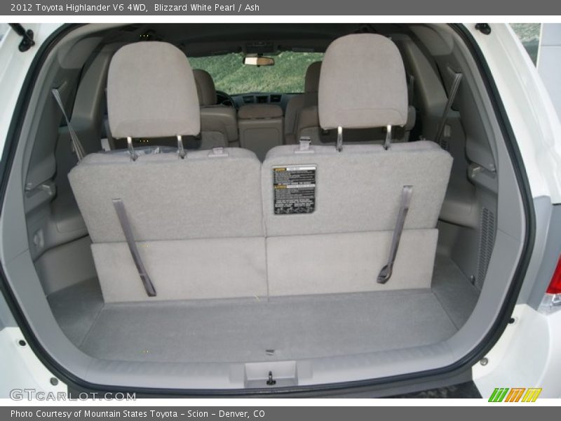 Blizzard White Pearl / Ash 2012 Toyota Highlander V6 4WD