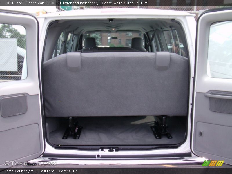 Oxford White / Medium Flint 2011 Ford E Series Van E350 XLT Extended Passenger