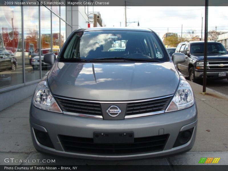 Magnetic Gray / Charcoal 2009 Nissan Versa 1.8 S Hatchback