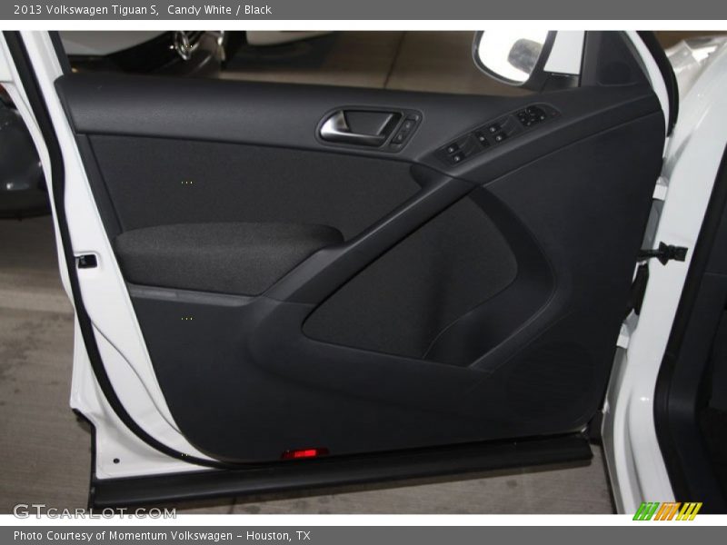 Candy White / Black 2013 Volkswagen Tiguan S