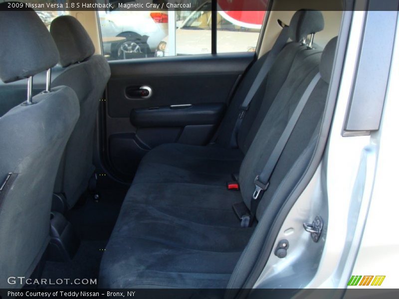Magnetic Gray / Charcoal 2009 Nissan Versa 1.8 S Hatchback