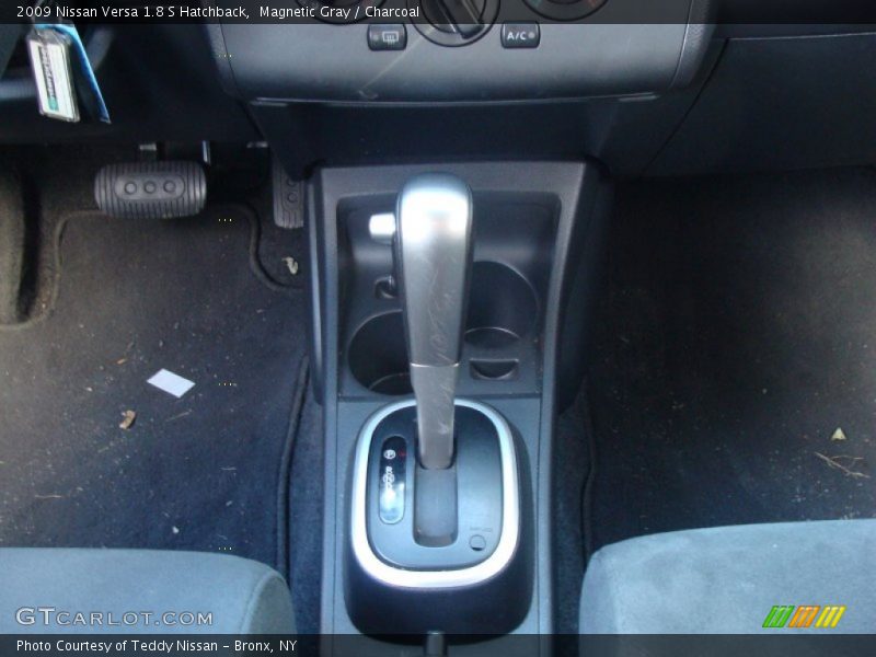 Magnetic Gray / Charcoal 2009 Nissan Versa 1.8 S Hatchback