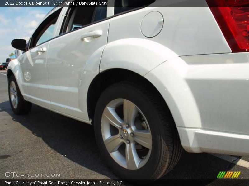 Bright White / Dark Slate Gray 2012 Dodge Caliber SXT
