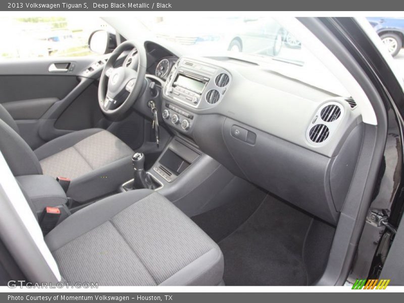 Deep Black Metallic / Black 2013 Volkswagen Tiguan S