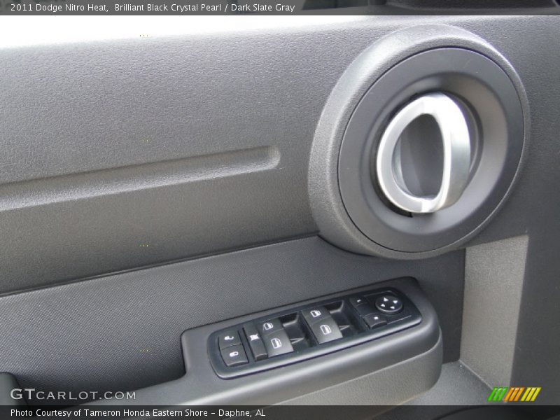 Brilliant Black Crystal Pearl / Dark Slate Gray 2011 Dodge Nitro Heat