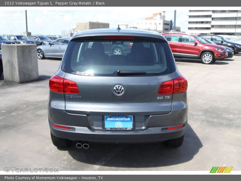 Pepper Gray Metallic / Black 2013 Volkswagen Tiguan S
