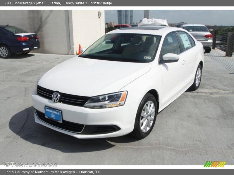 Candy White / Cornsilk Beige 2013 Volkswagen Jetta SE Sedan